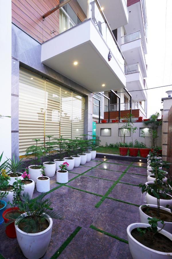 Lime Tree Hotel Pulkit Gurgaon-Artemis Hospital, Nearest Metro Huda City Centre Exterior photo
